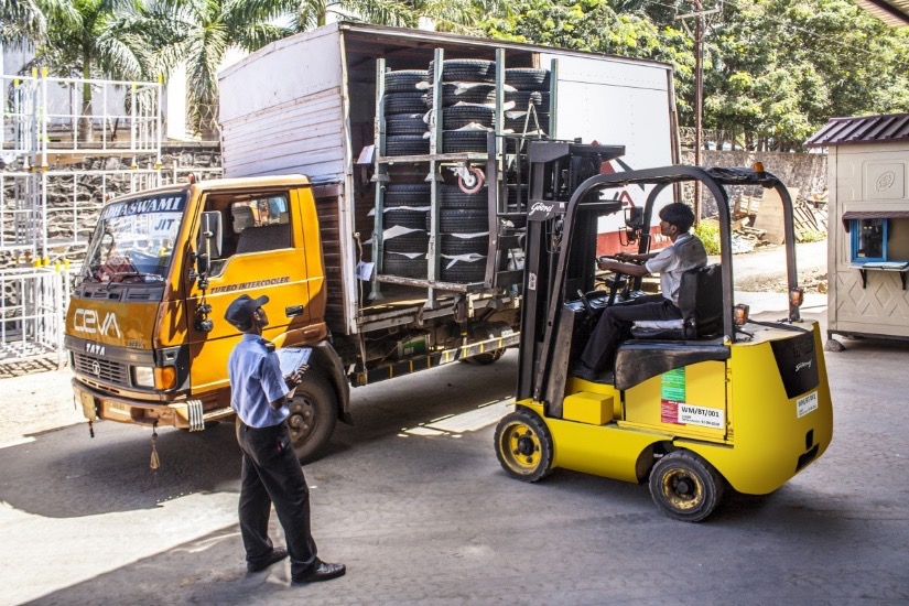 WAREHOUSE SAFETY  – LOADING DOCKS